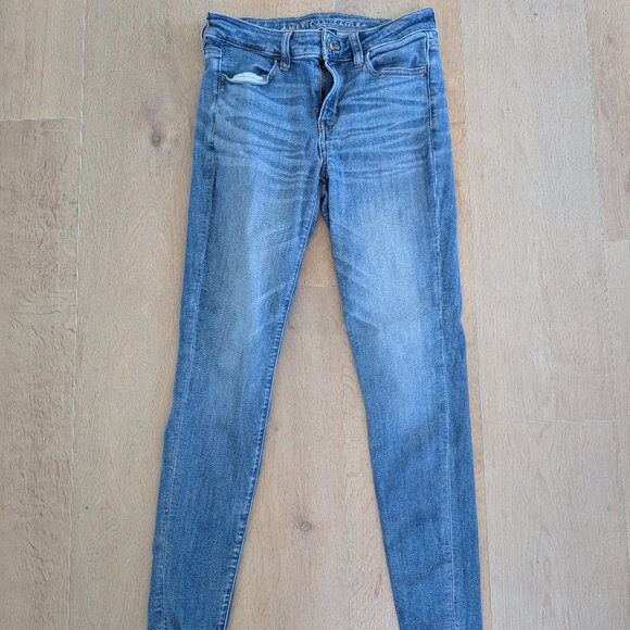 American Eagle Medium Light Wash Jegging – Size 4 - Picture 1 of 1